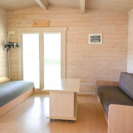 Giruliu Poilsiavietes Namelis - Xv