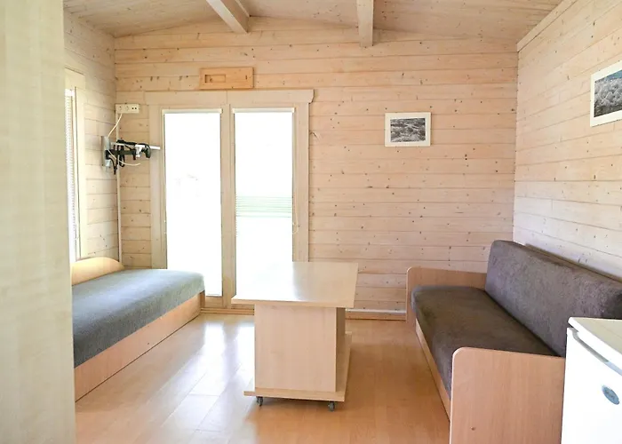 Giruliu Poilsiavietes Namelis - Xv